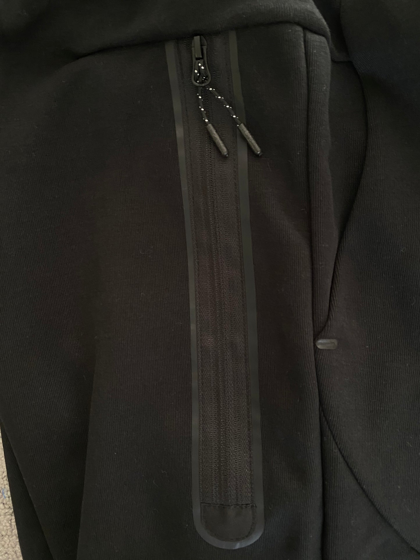 Nike Tech Fleece Black - Icy Clothes Ro