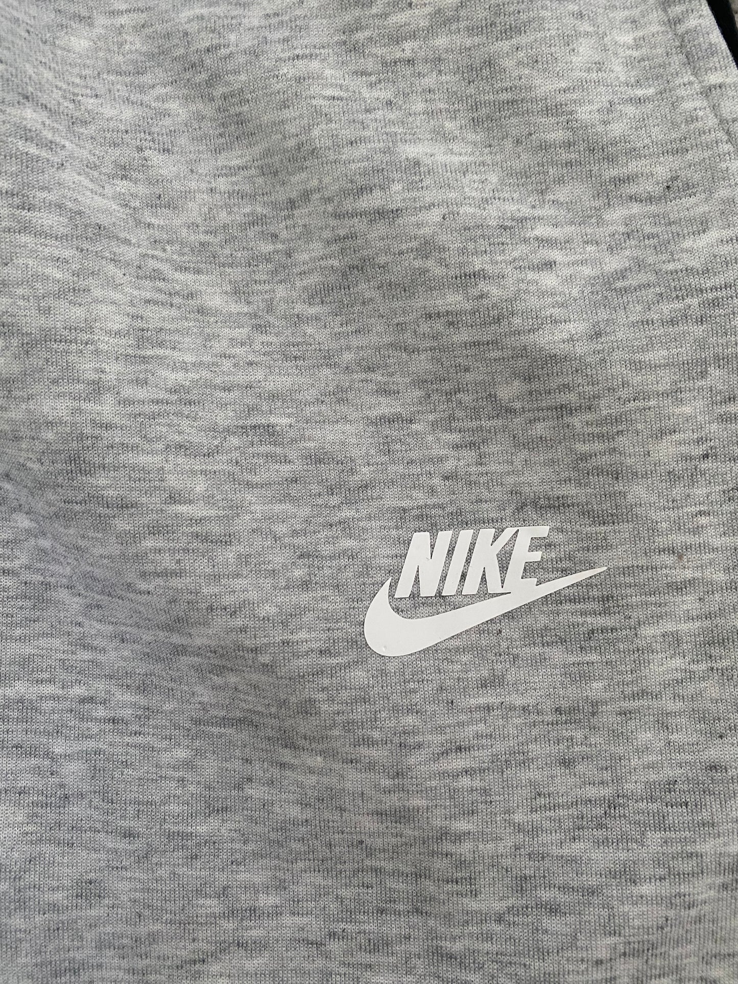 Nike Tech Fleece Grey/Black - Icy Clothes Ro