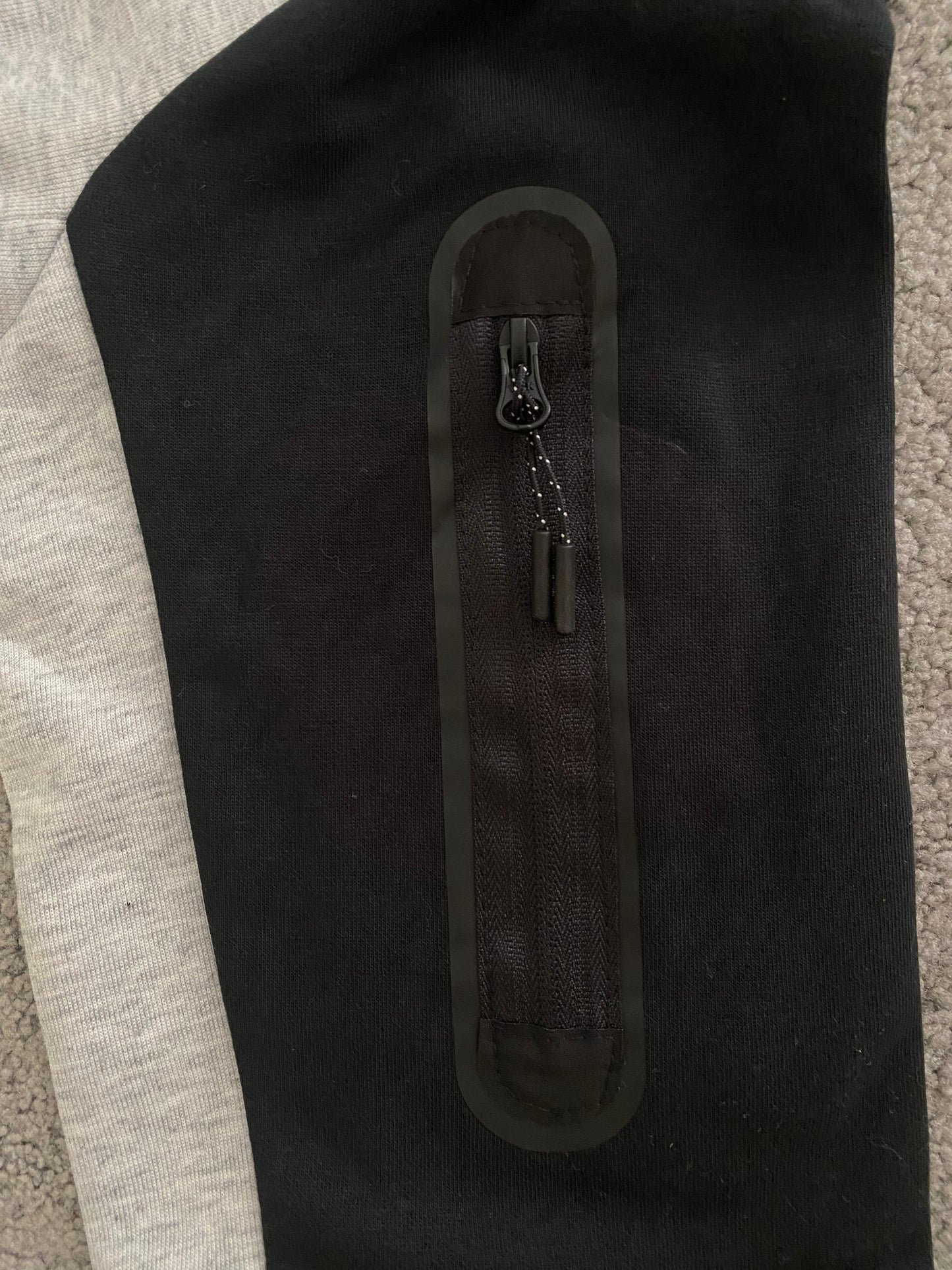Nike Tech Fleece Grey/Black - Icy Clothes Ro