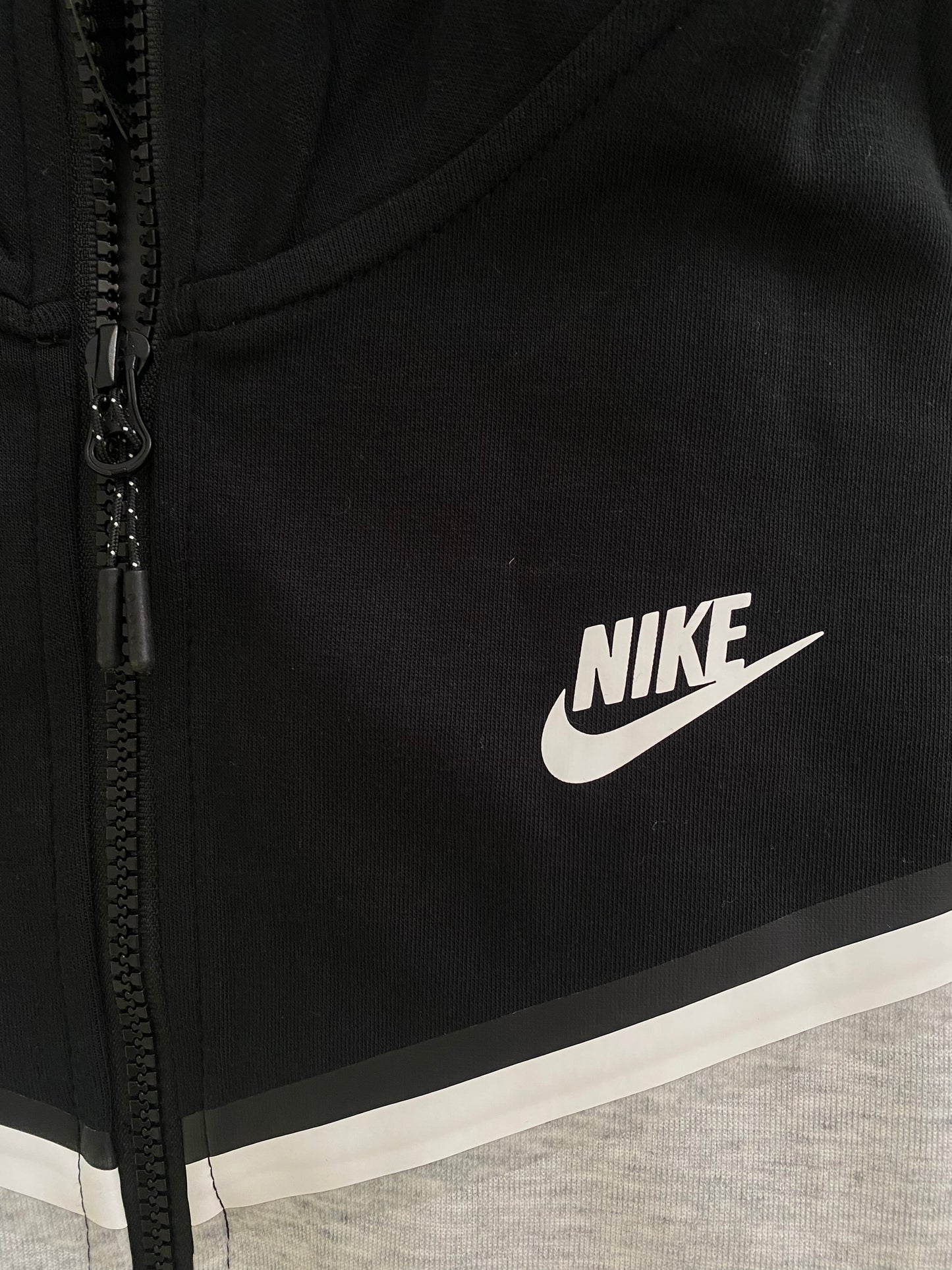 Nike Tech Fleece Grey/Black - Icy Clothes Ro