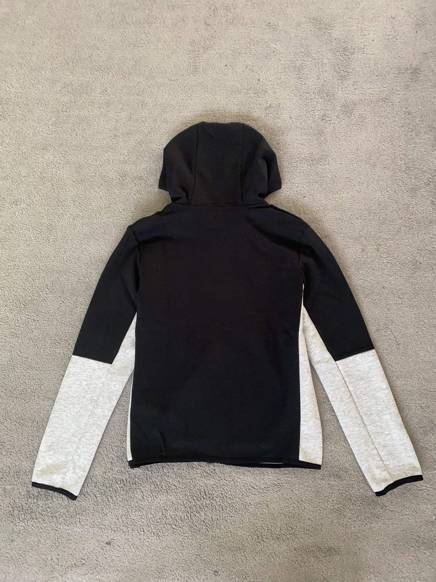 Nike Tech Fleece Grey/Black - Icy Clothes Ro