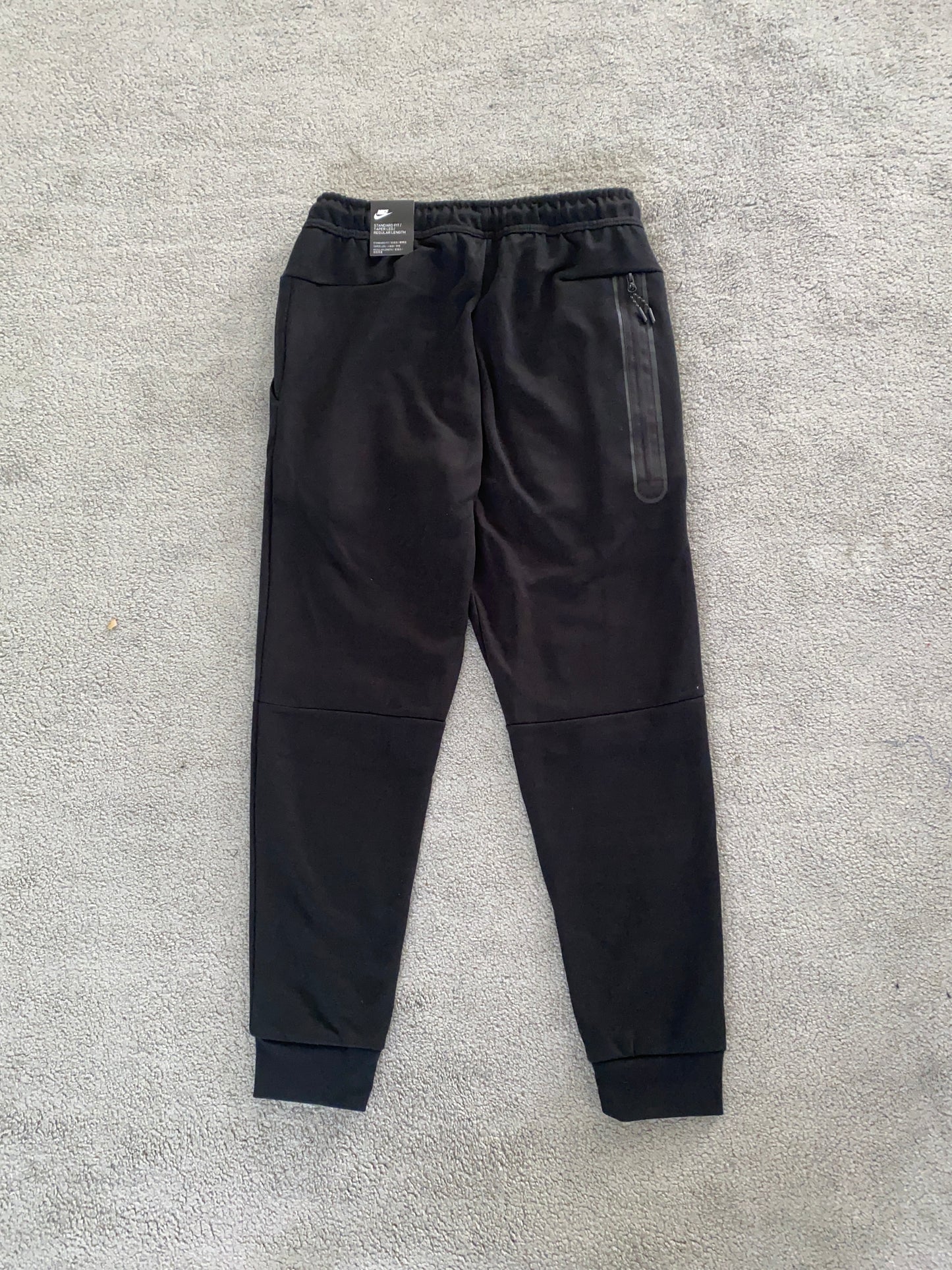 Nike Tech Fleece Black - Icy Clothes Ro