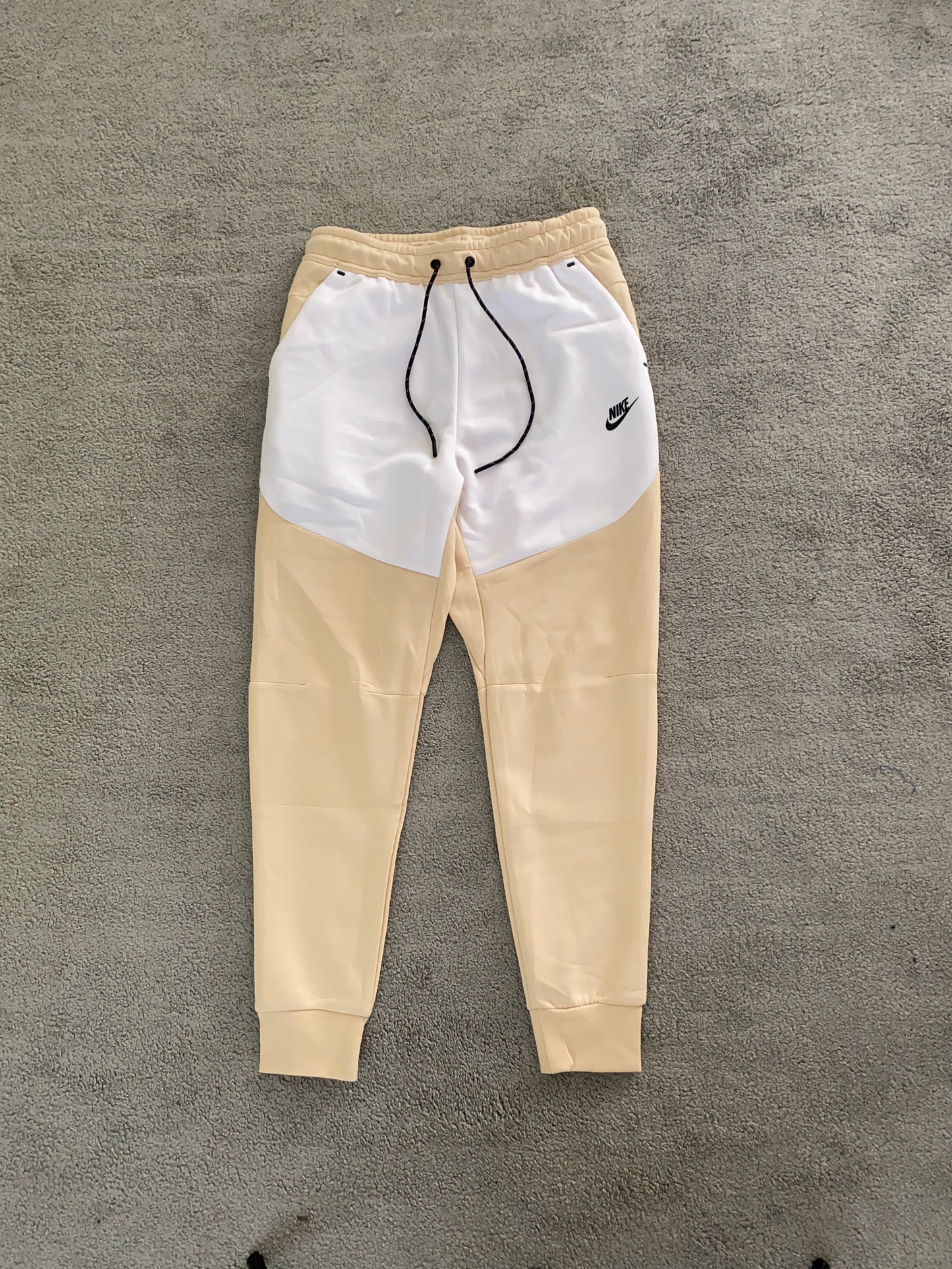 Nike Tech Fleece Cream/White - Icy Clothes Ro