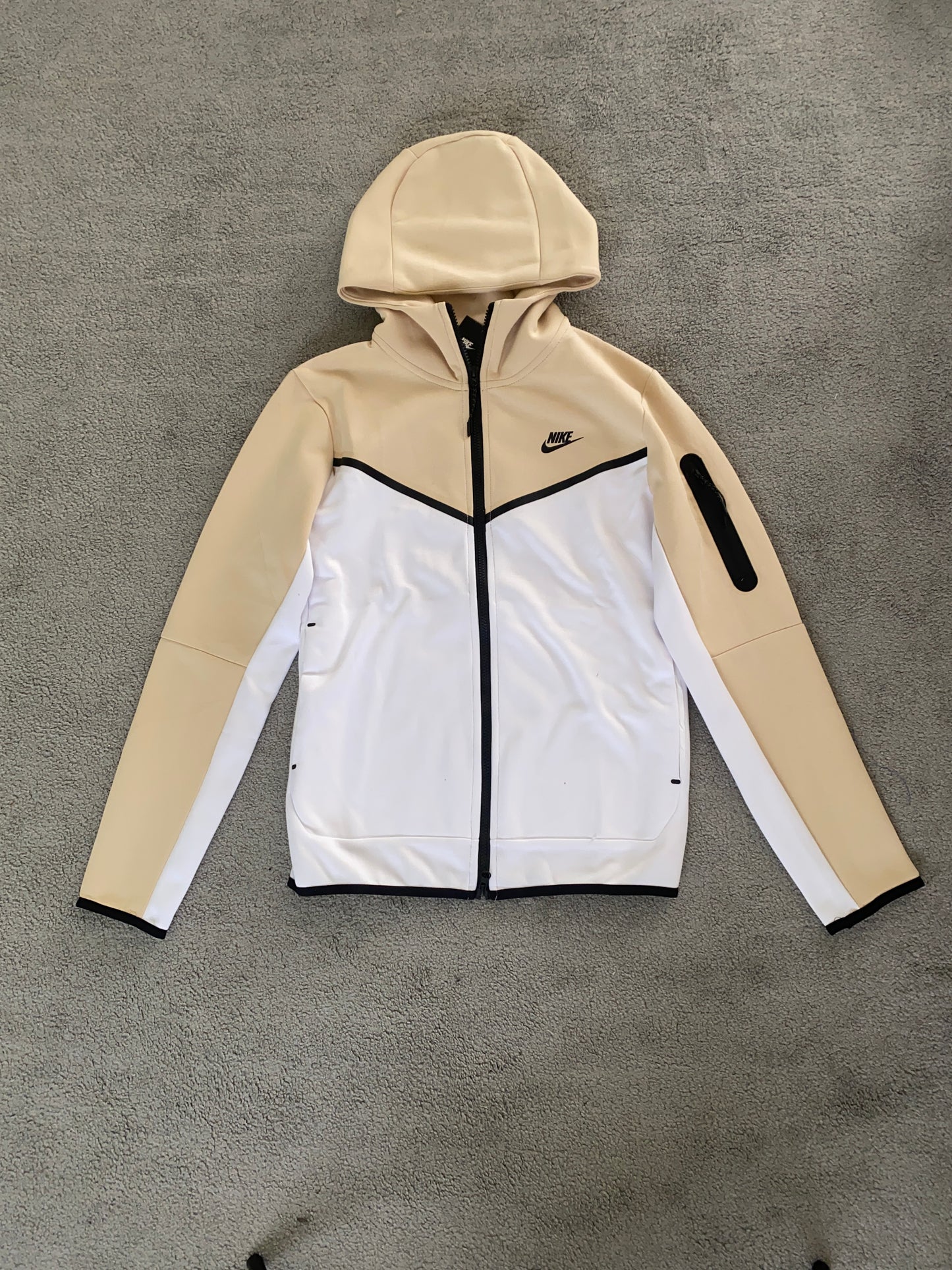 Nike Tech Fleece Cream/White - Icy Clothes Ro