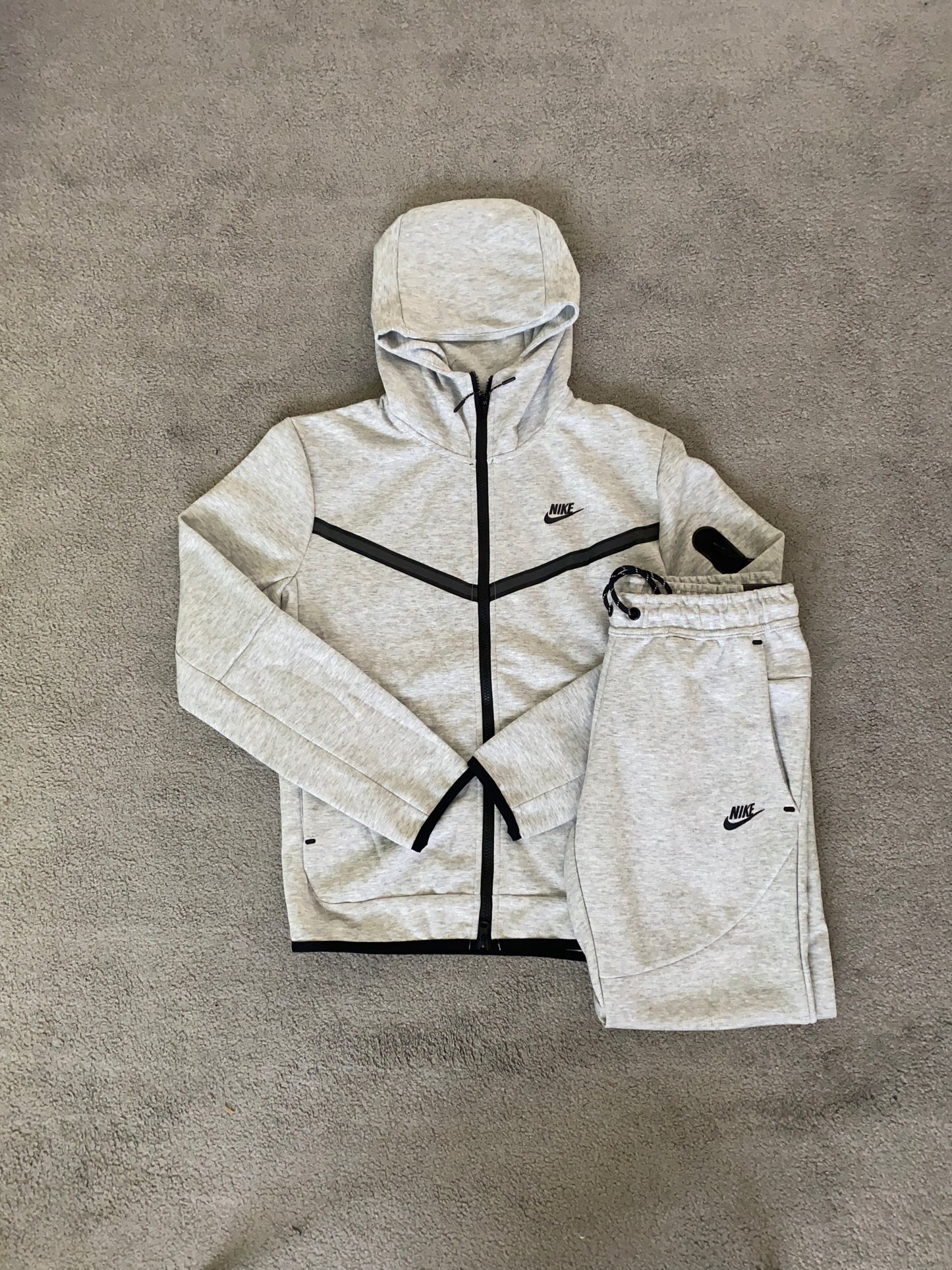 Nike Tech Fleece Grey - Icy Clothes Ro