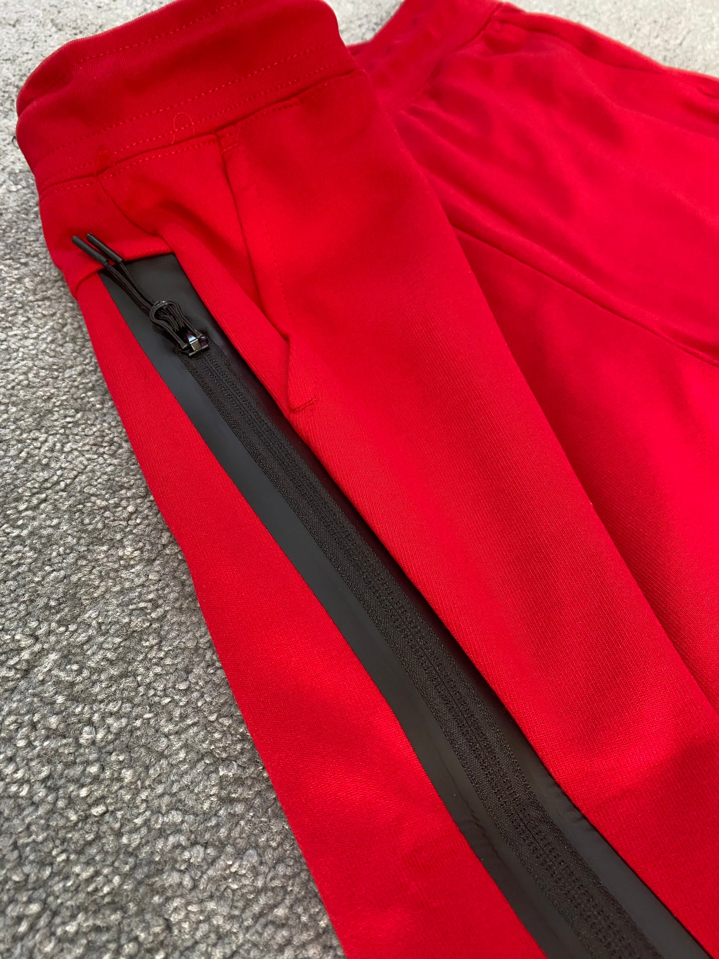 Nike Tech Fleece Red - Icy Clothes Ro