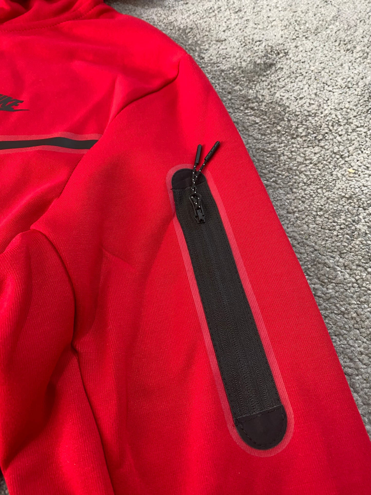 Nike Tech Fleece Red - Icy Clothes Ro
