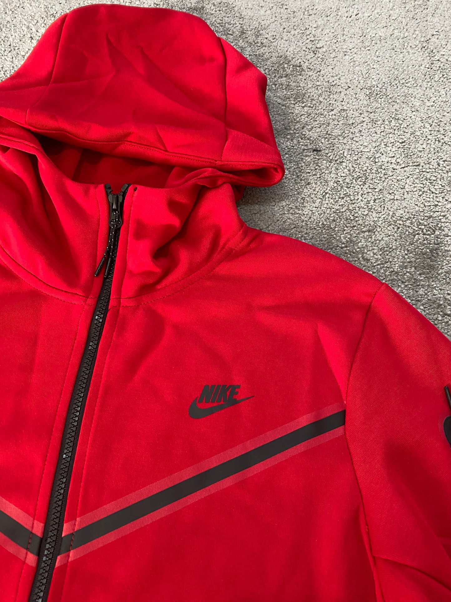 Nike Tech Fleece Red - Icy Clothes Ro